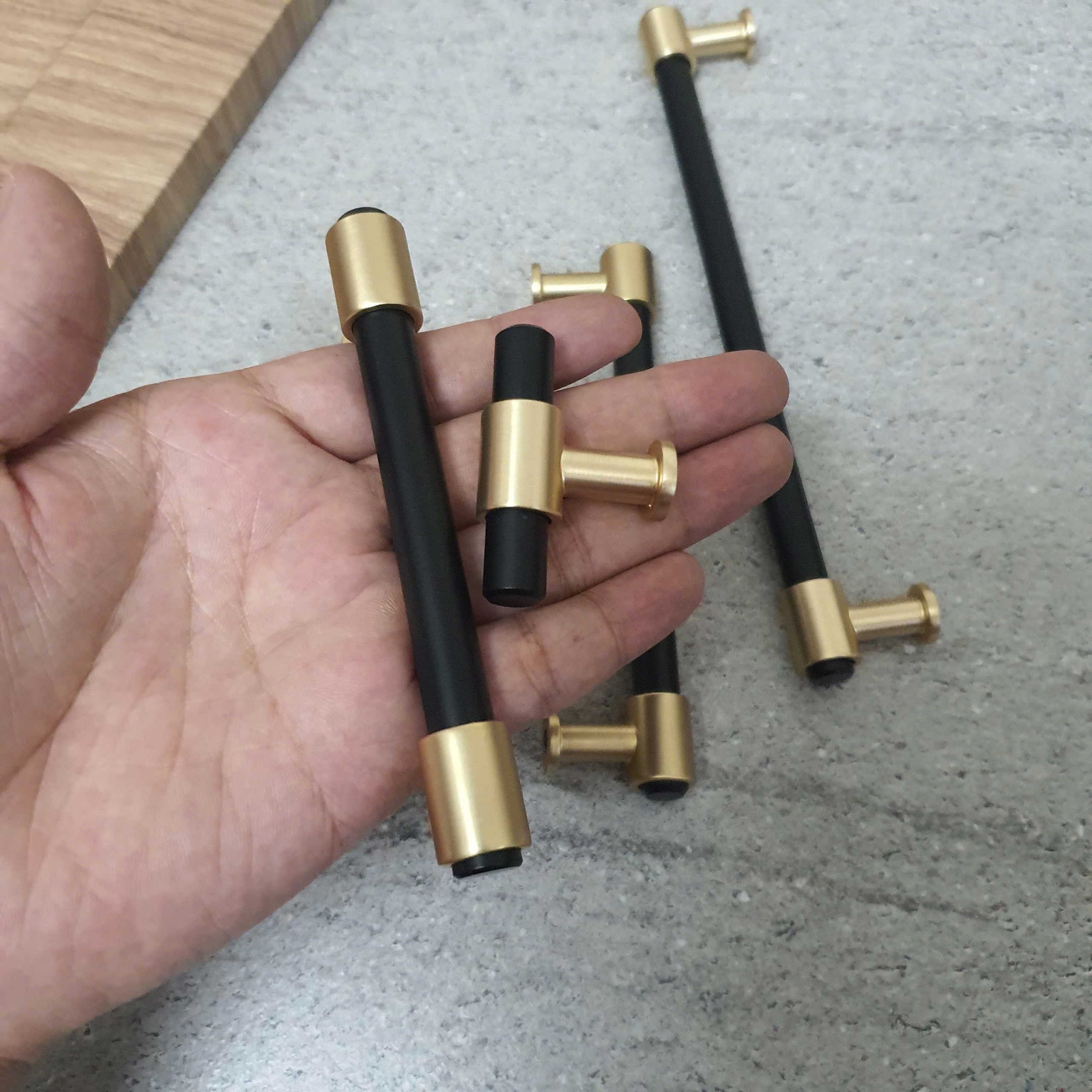 TAY NẮM ZH-8332
